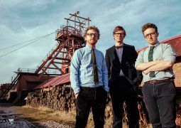 Gira de Public Service Broadcasting en España