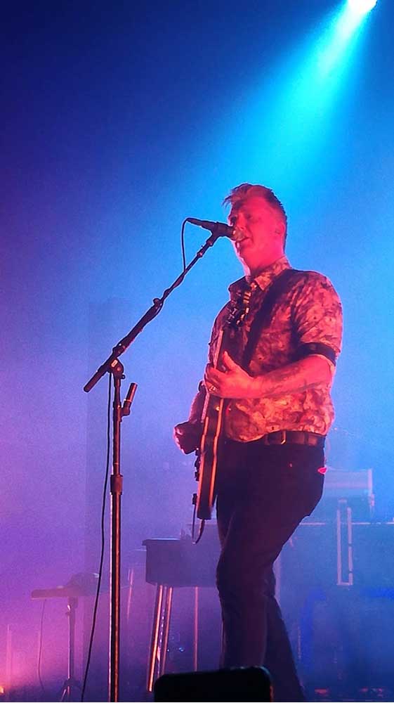 Crónica del concierto de Queens of the Stone Age en Barcelona (sala Razzmatazz)