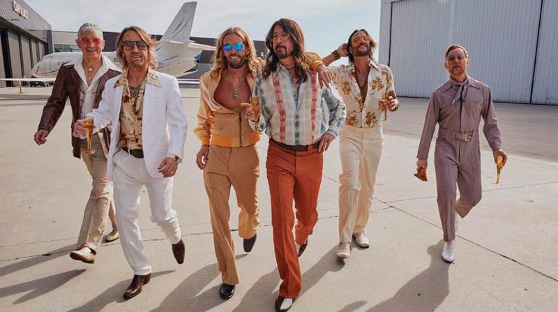 Foo Fighters mutan en The Dee Gees