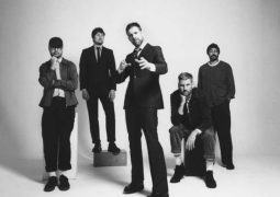 Kaiser Chiefs Burning in Flames