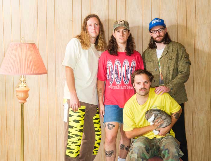 Peach Pit en España