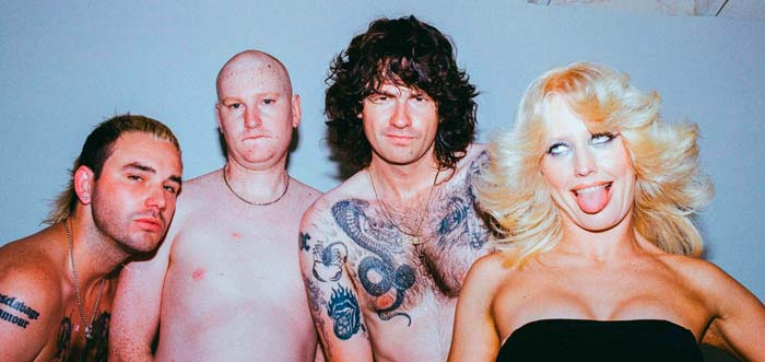 Amyl and The Sniffers en España