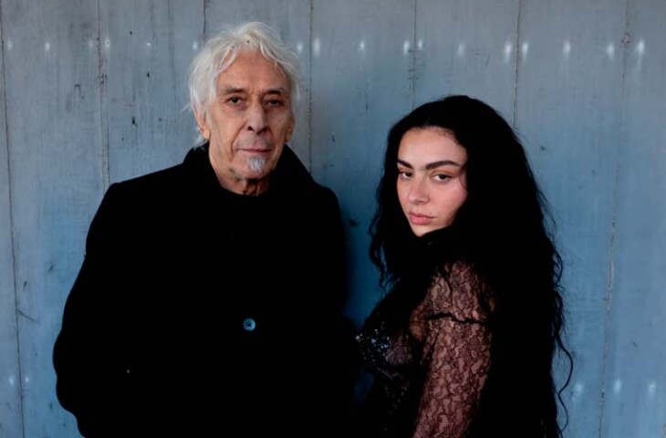 Charli xcx y John Cale - "House" 